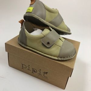FIRM NIB European designer baby/toddler shoes